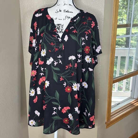 Torrid Blouse Womens 5X Black Floral Split Neck Short Sleeve Tunic Plus Boho - Picture 1 of 13